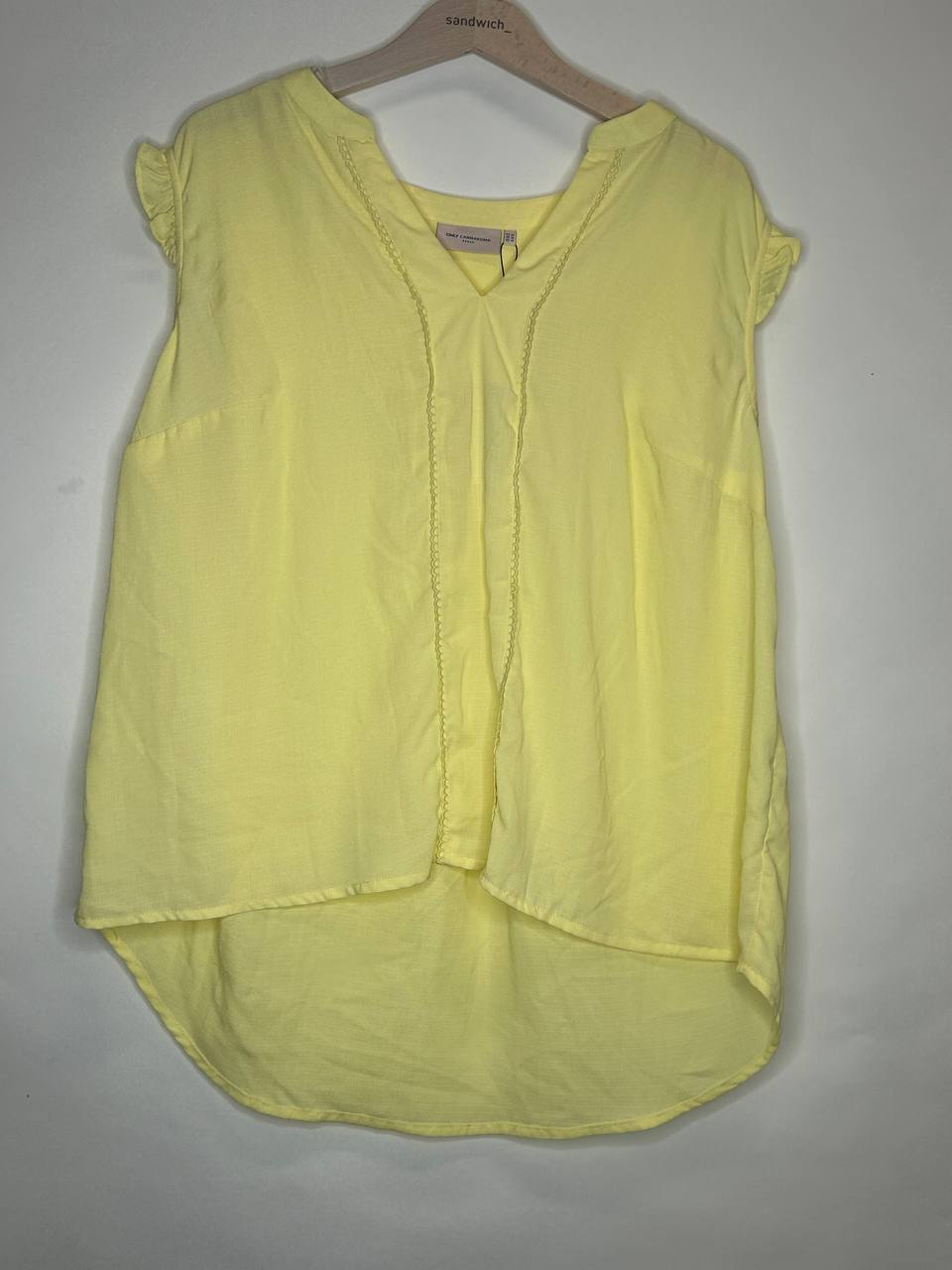 Mouwloze topjes – Only Carmakoma – Maat 46 – Geel