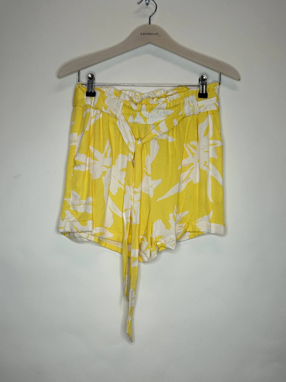 Korte broeken – Only – Maat 38 – Geel