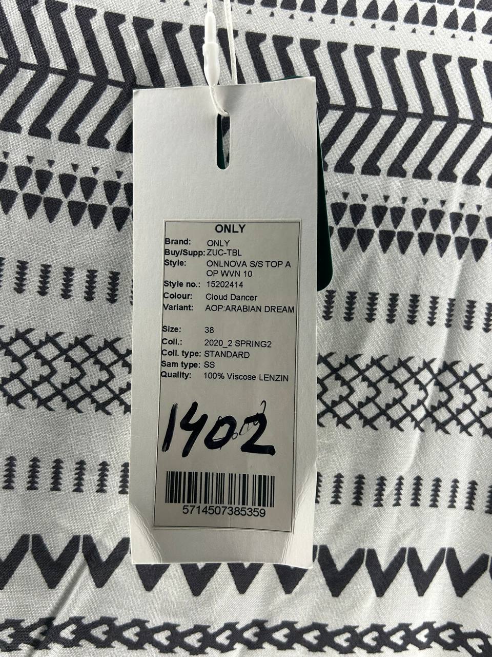 Topjes & Shirts – Only – Maat 38 – Wit