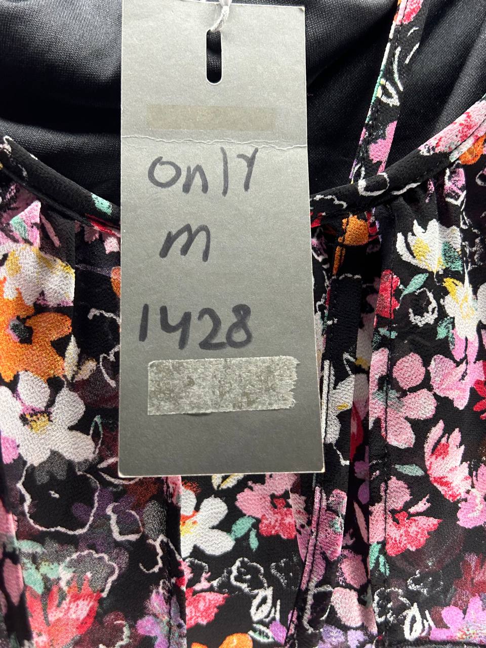 Topjes & Shirts – Only – Maat M – Zwart