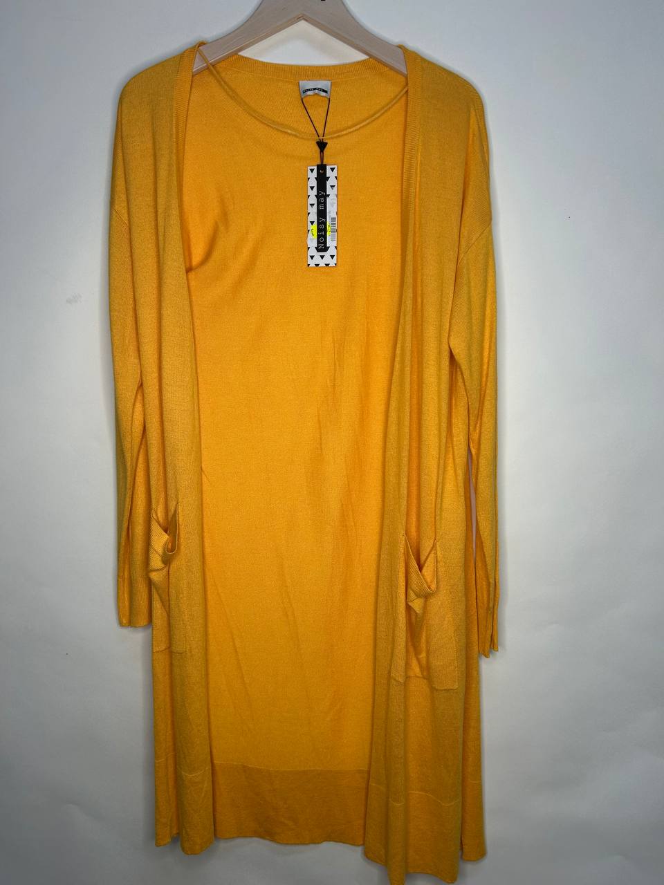 Noisy May Jurk Geel M